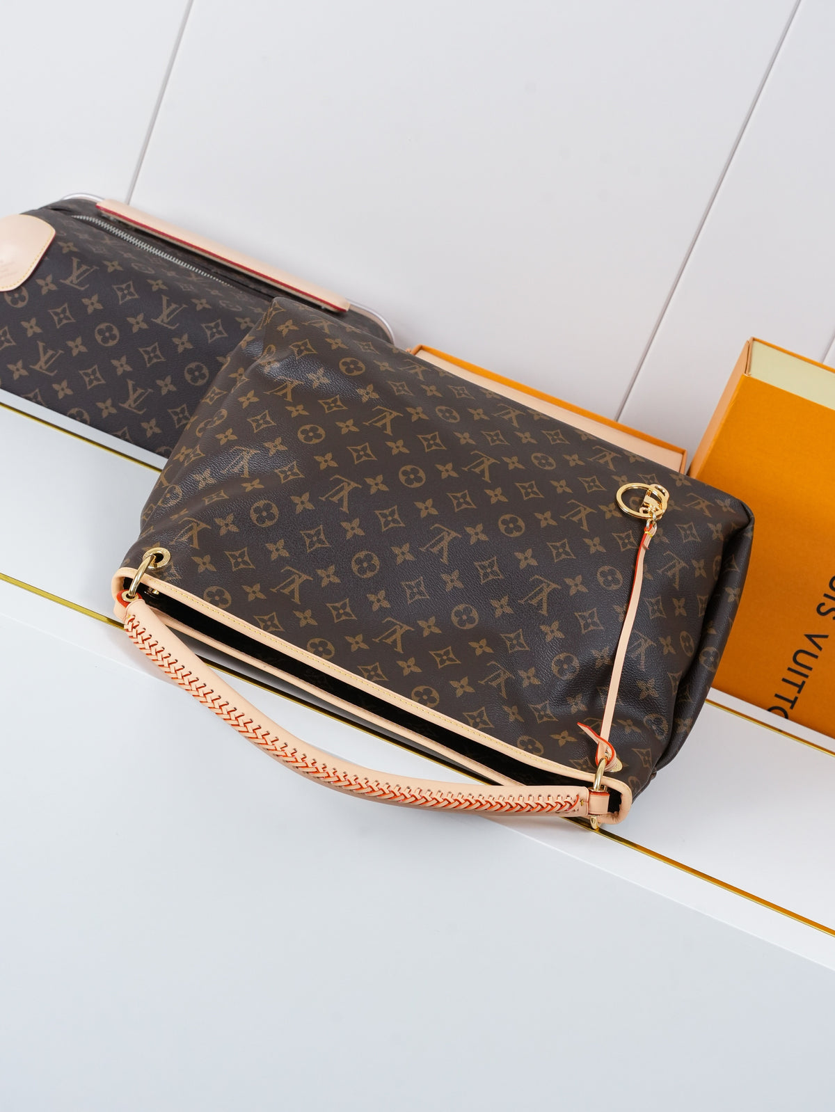 LV WOMENS BAG