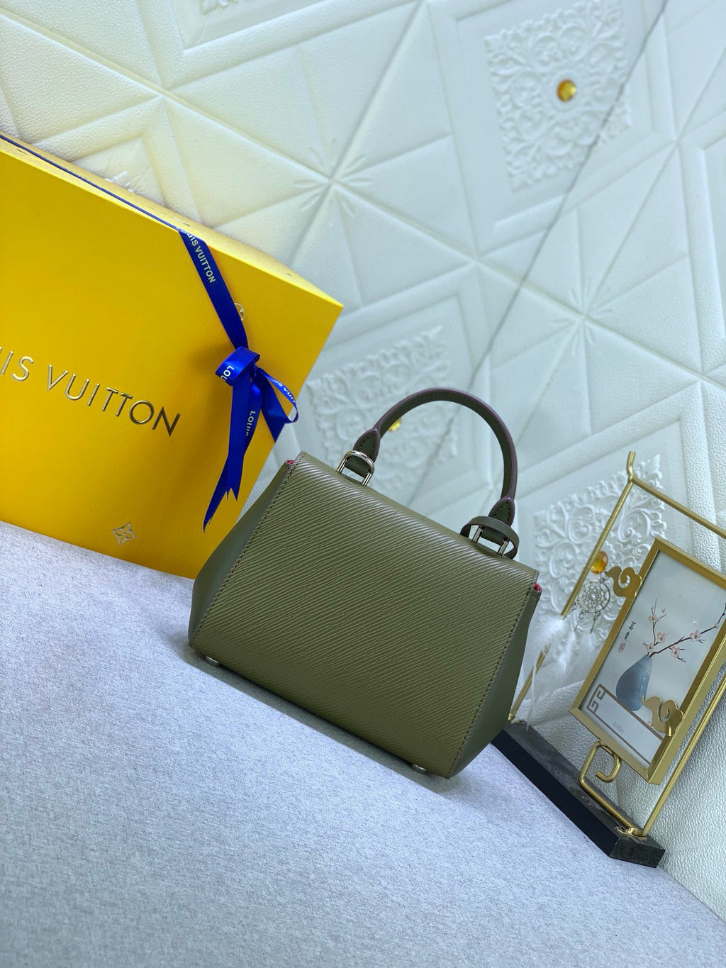 LV WOMENS BAG
