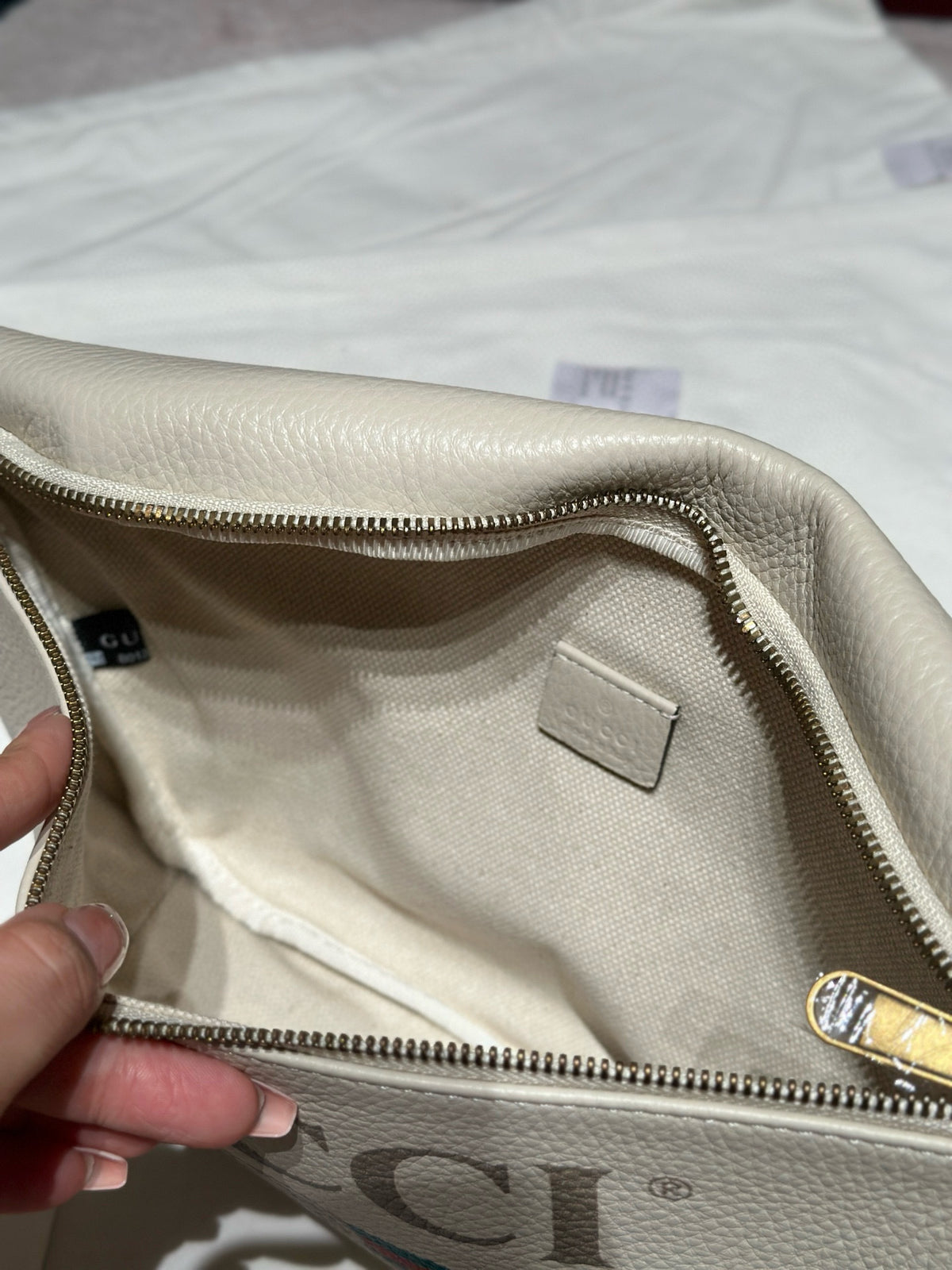 GUCCI MESSENGER BAG