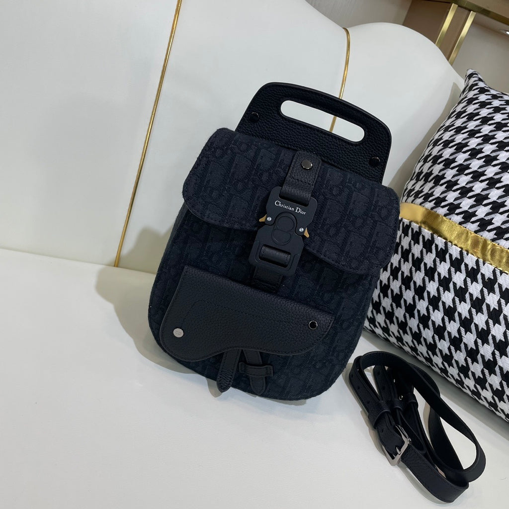 DIOR MESSENGER BAG