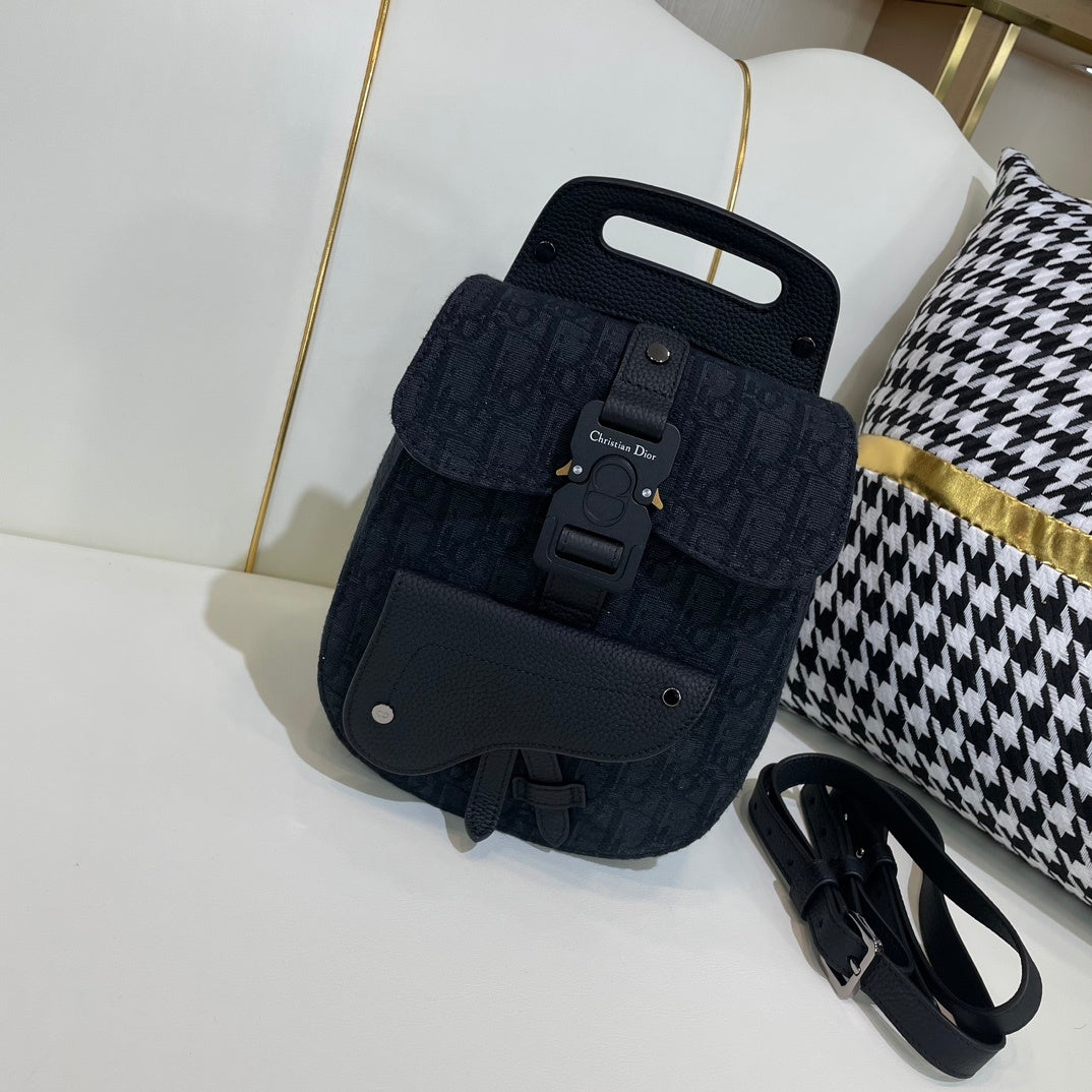 DIOR MESSENGER BAG
