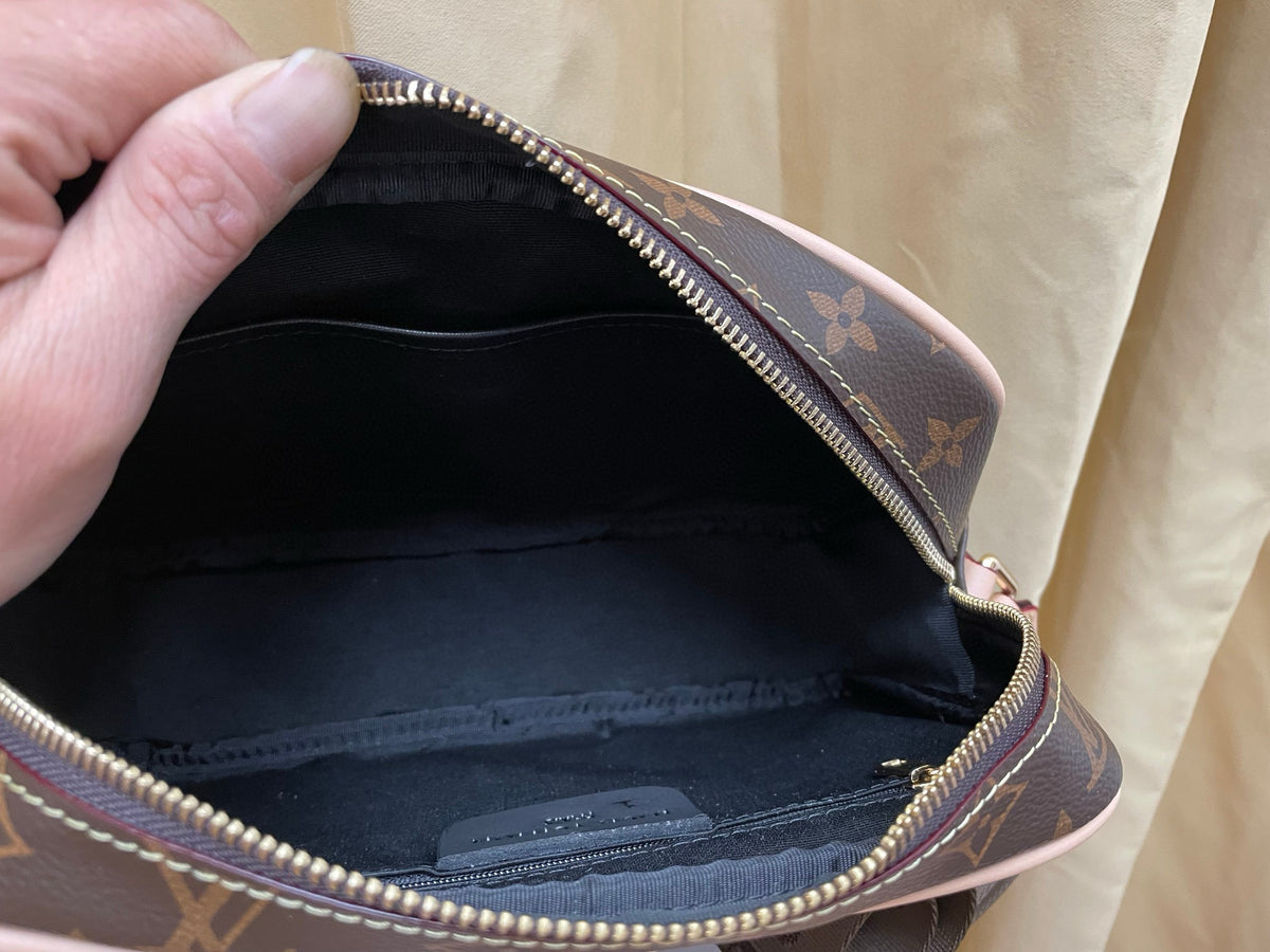 LV MESSENGER BAG