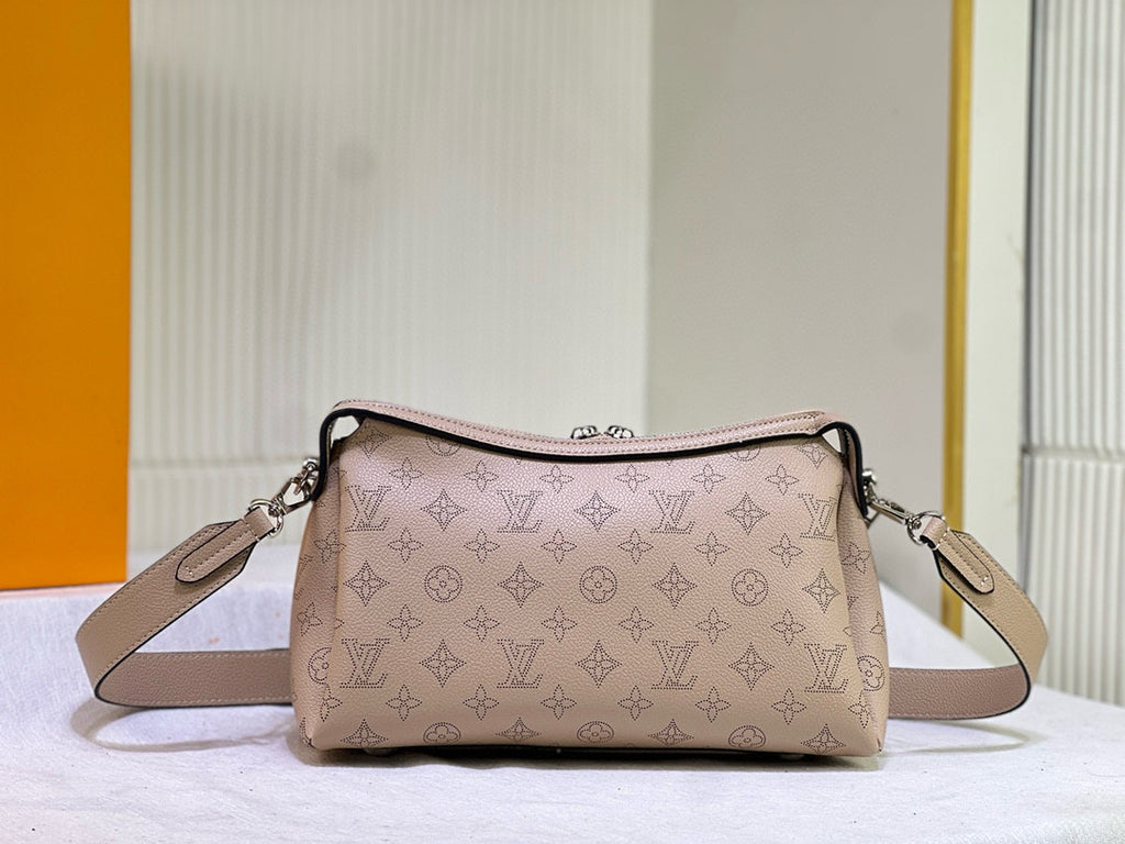 LV WOMENS BAG