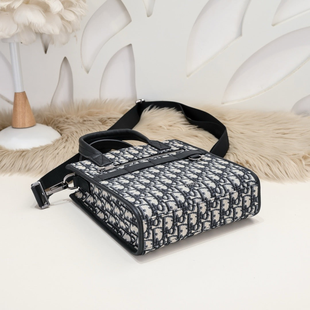 DIOR MESSENGER BAG