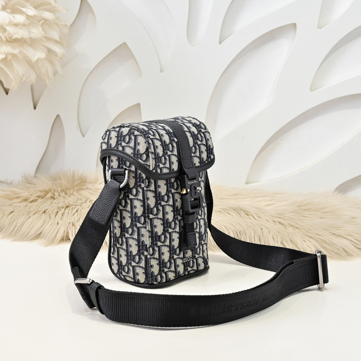 DIOR MESSENGER BAG