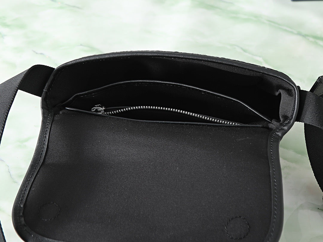 DIOR MESSENGER BAG