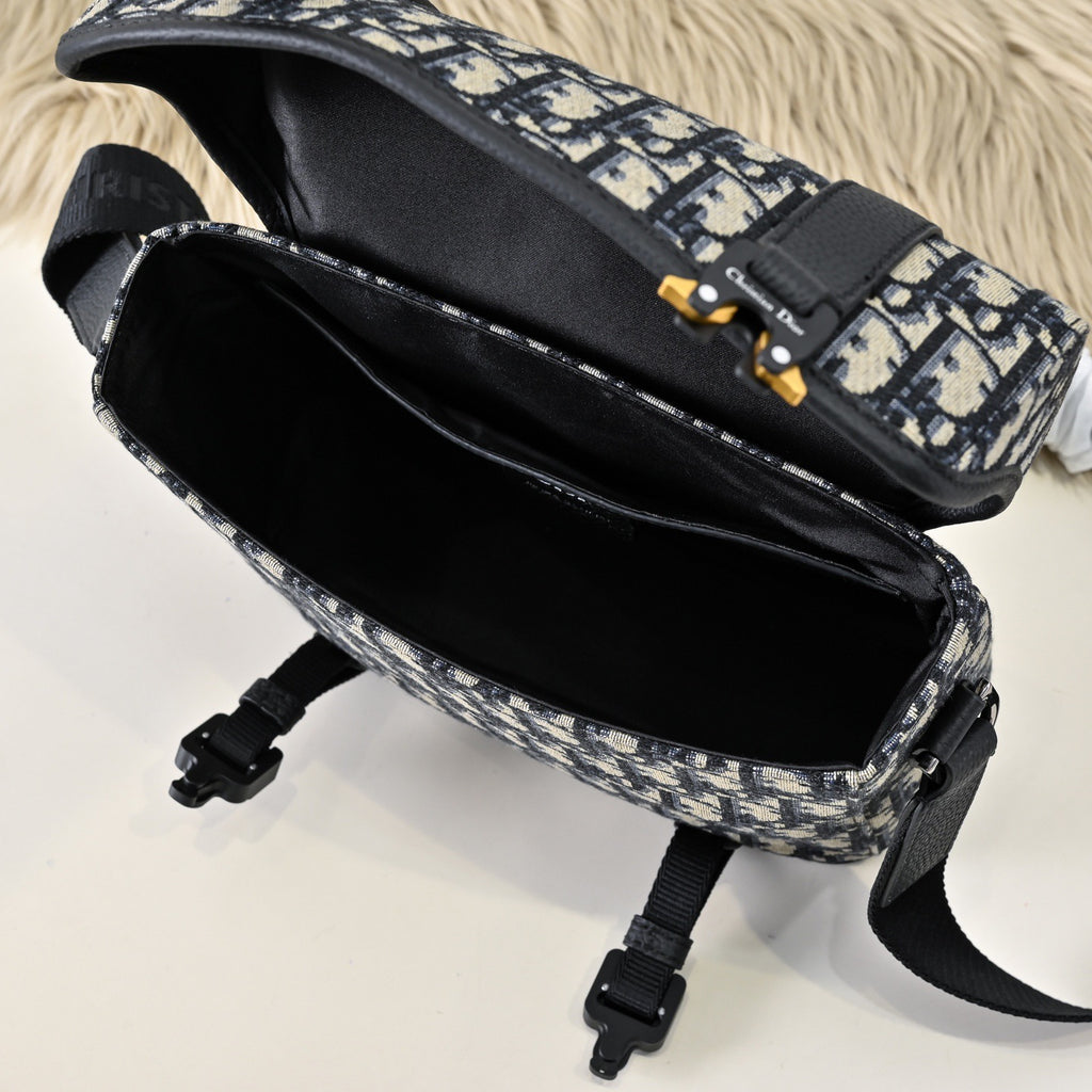 DIOR MESSENGER BAG