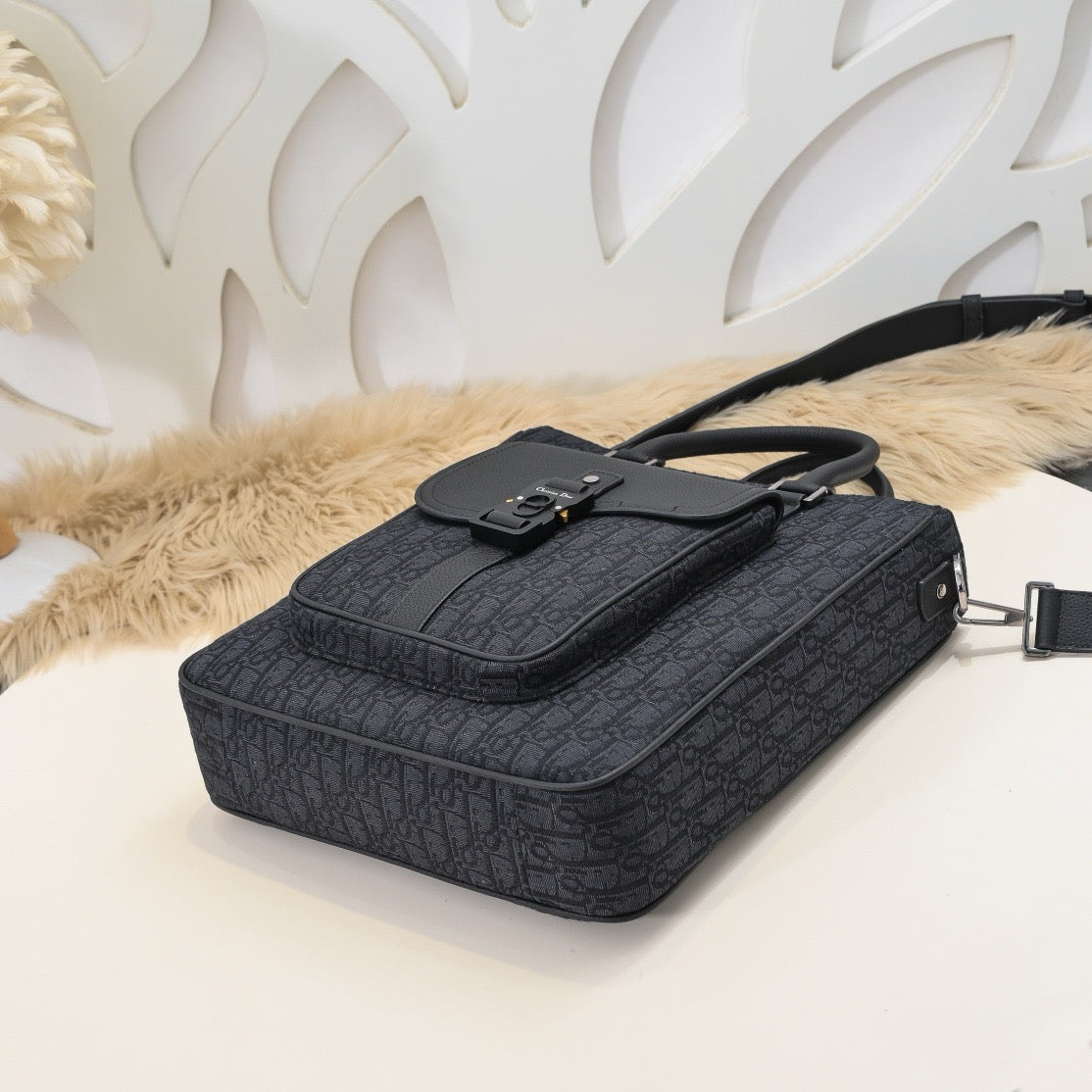 DIOR MESSENGER BAG