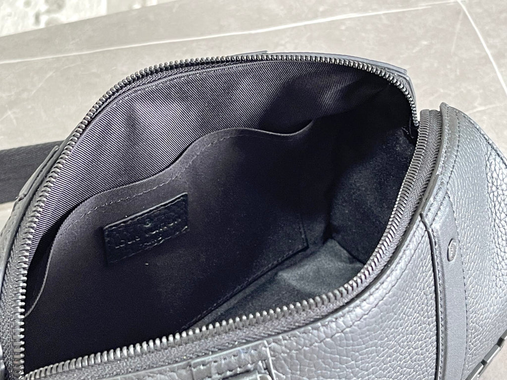 LV MESSENGER BAG