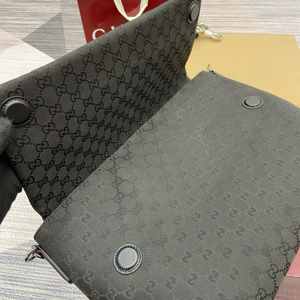 GUCCI MESSENGER BAG