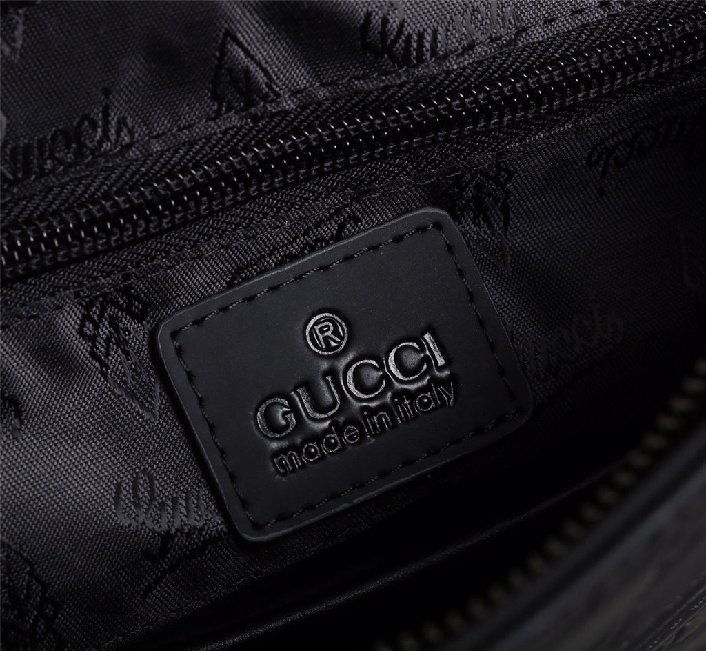 GUCCI MESSENGER BAG