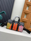 LV MESSENGER BAG