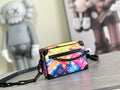 LV MESSENGER BAG