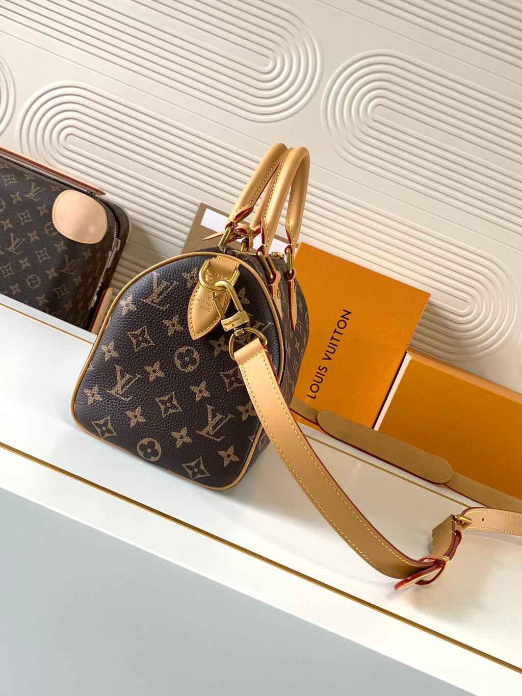 LV WOMENS BAG