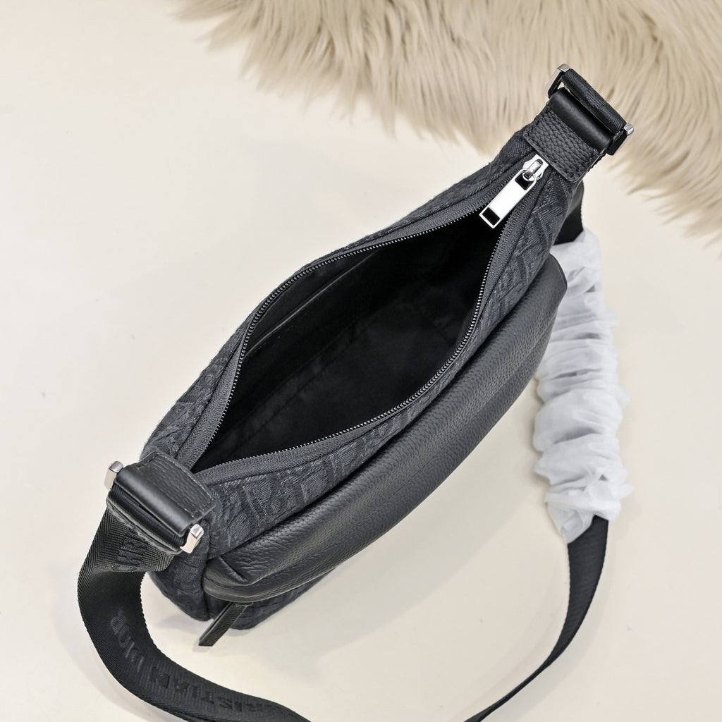 DIOR MESSENGER BAG