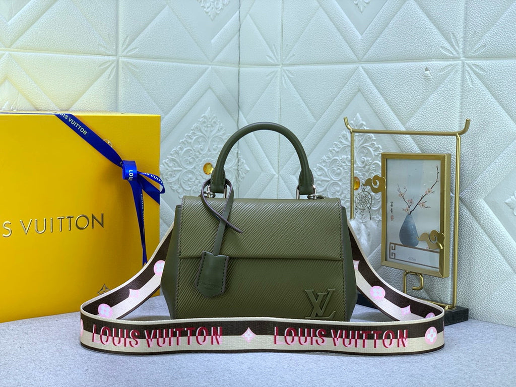 LV WOMENS BAG