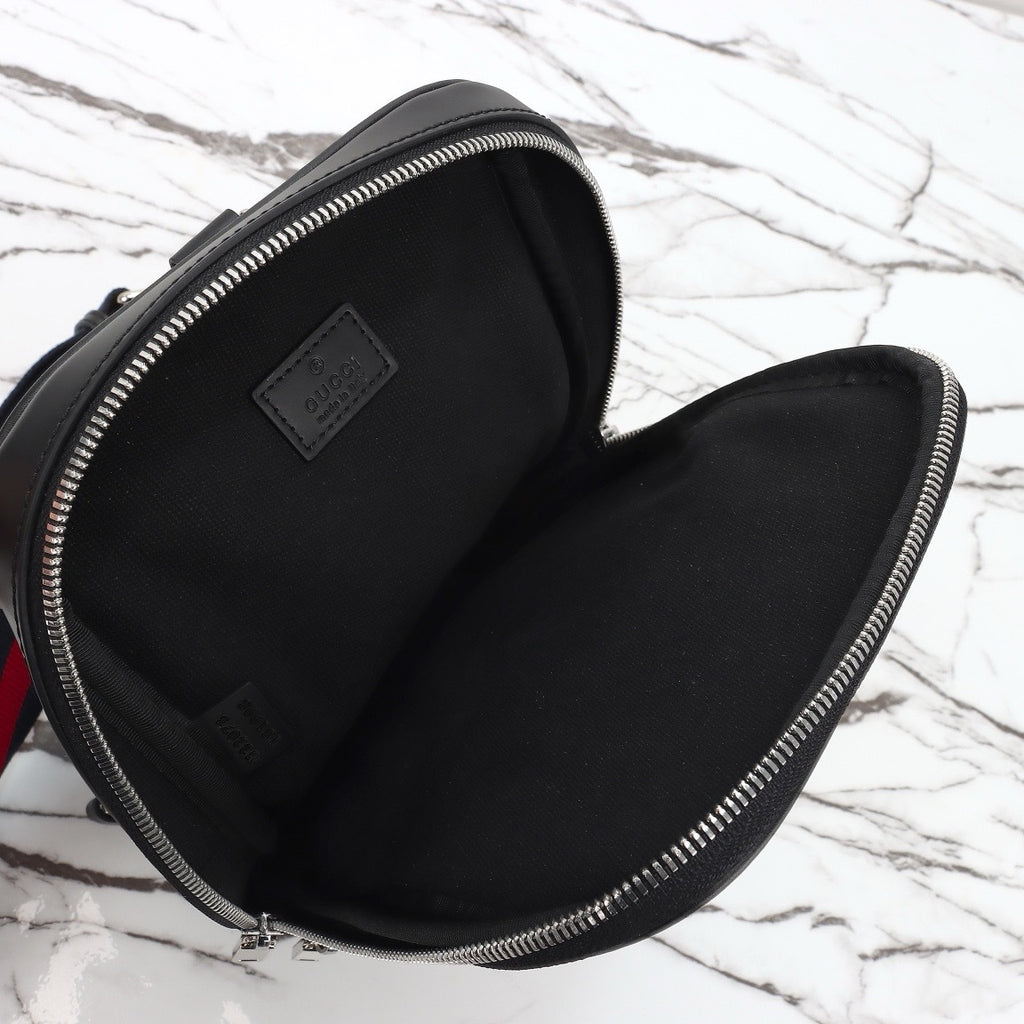 GUCCI MESSENGER BAG