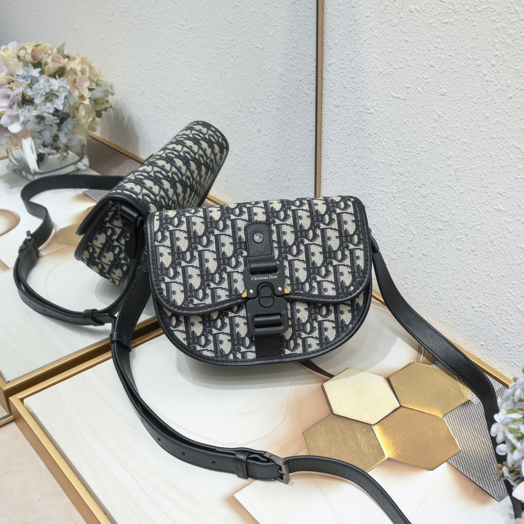DIOR MESSENGER BAG