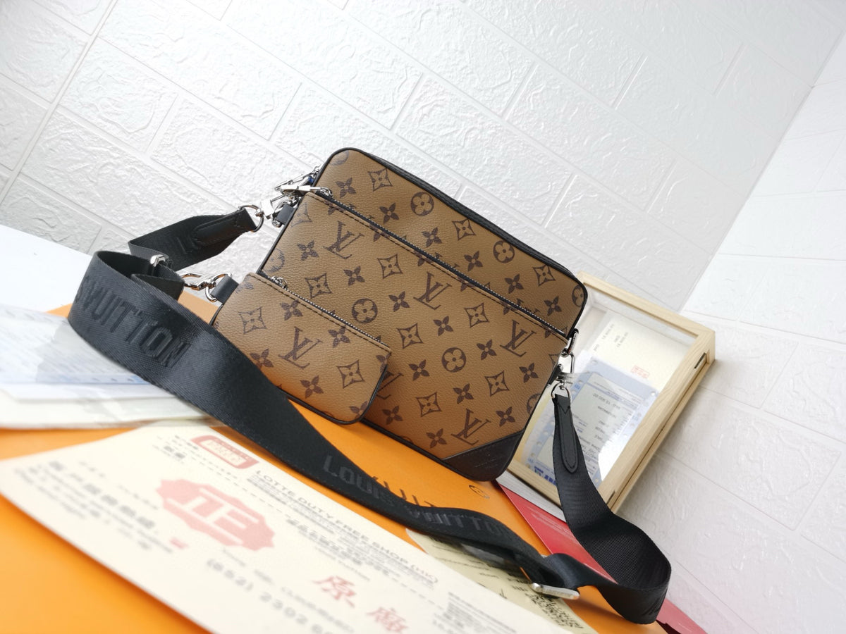 LV MESSENGER BAG