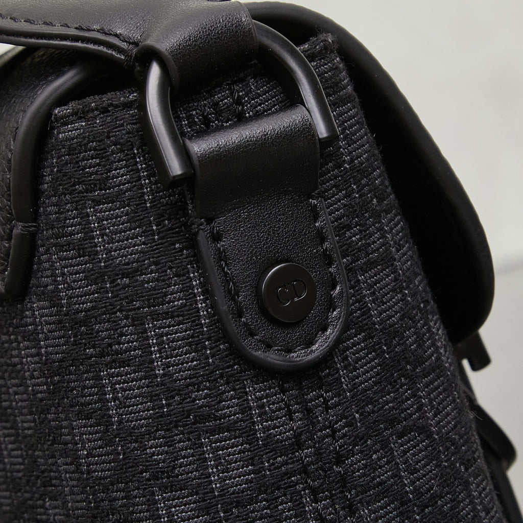 DIOR MESSENGER BAG