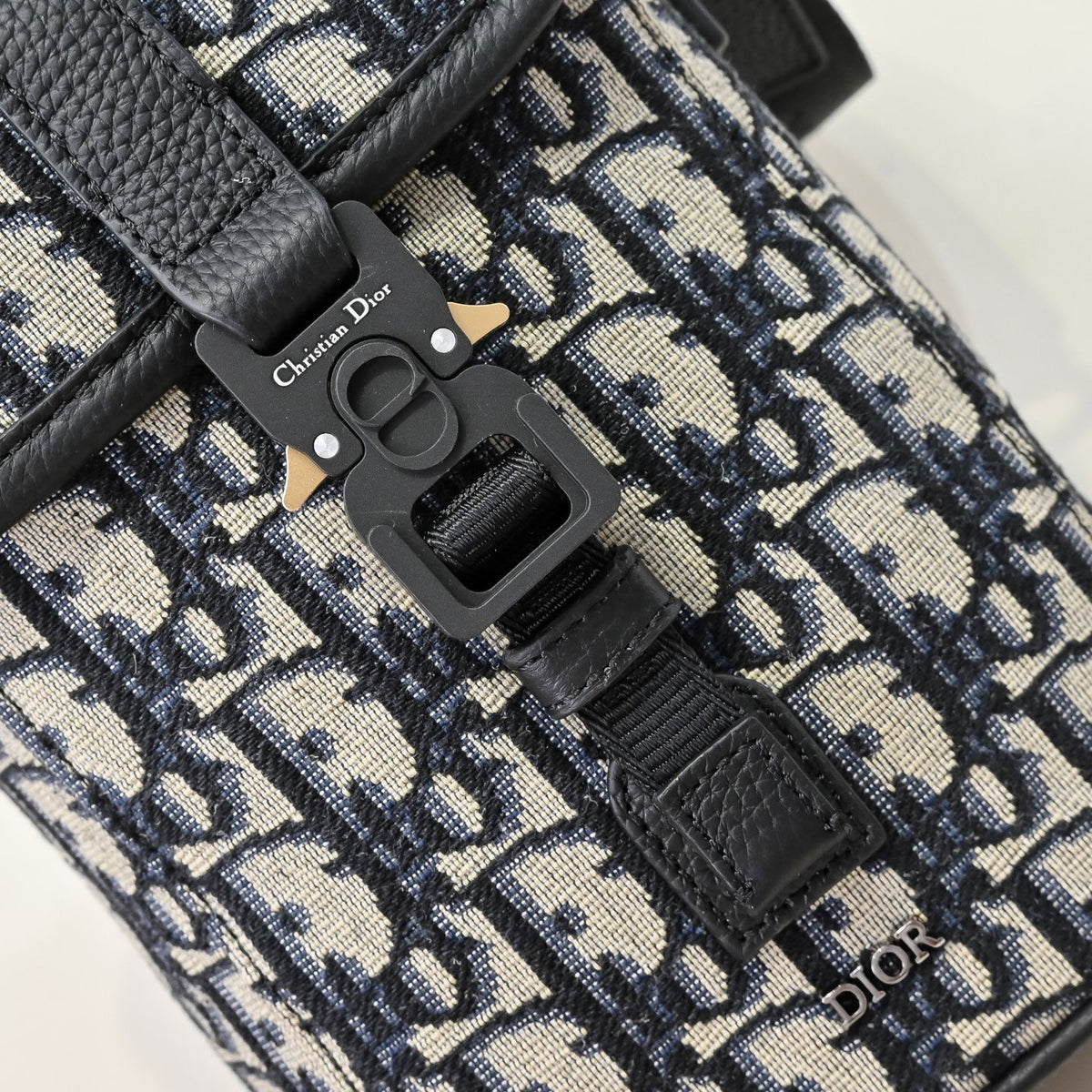 DIOR MESSENGER BAG