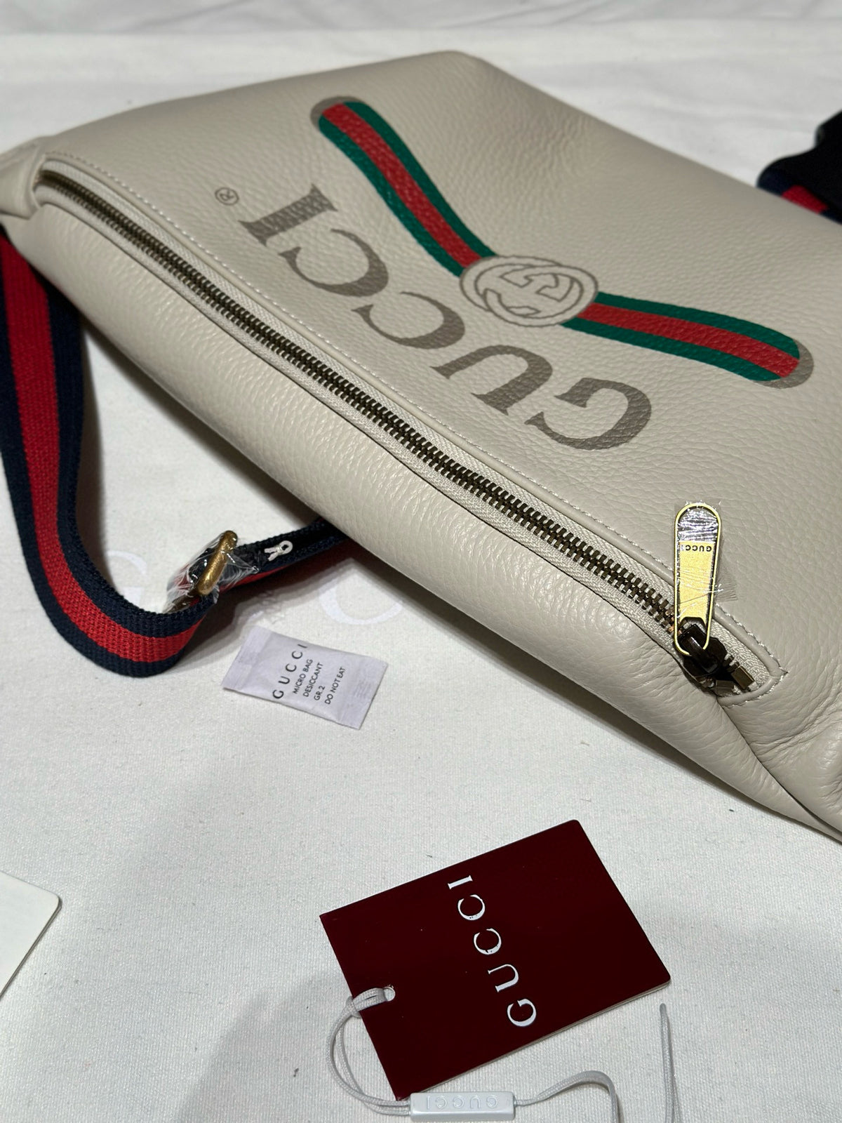GUCCI MESSENGER BAG