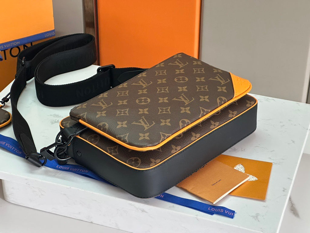 LV MESSENGER BAG