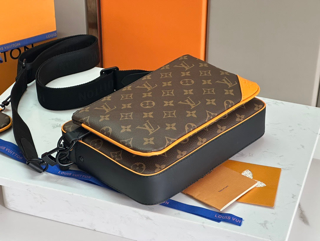 LV MESSENGER BAG