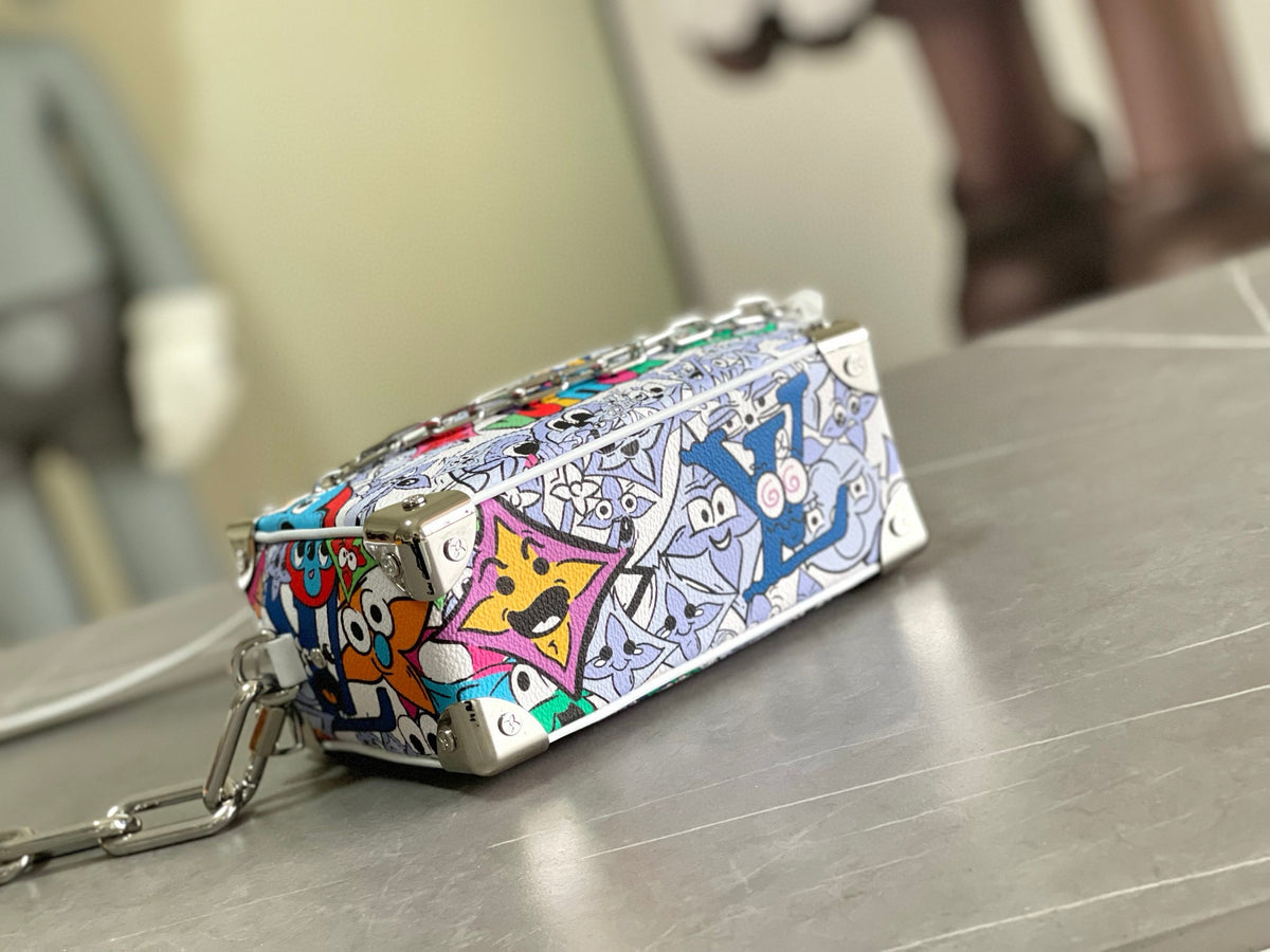 LV MESSENGER BAG
