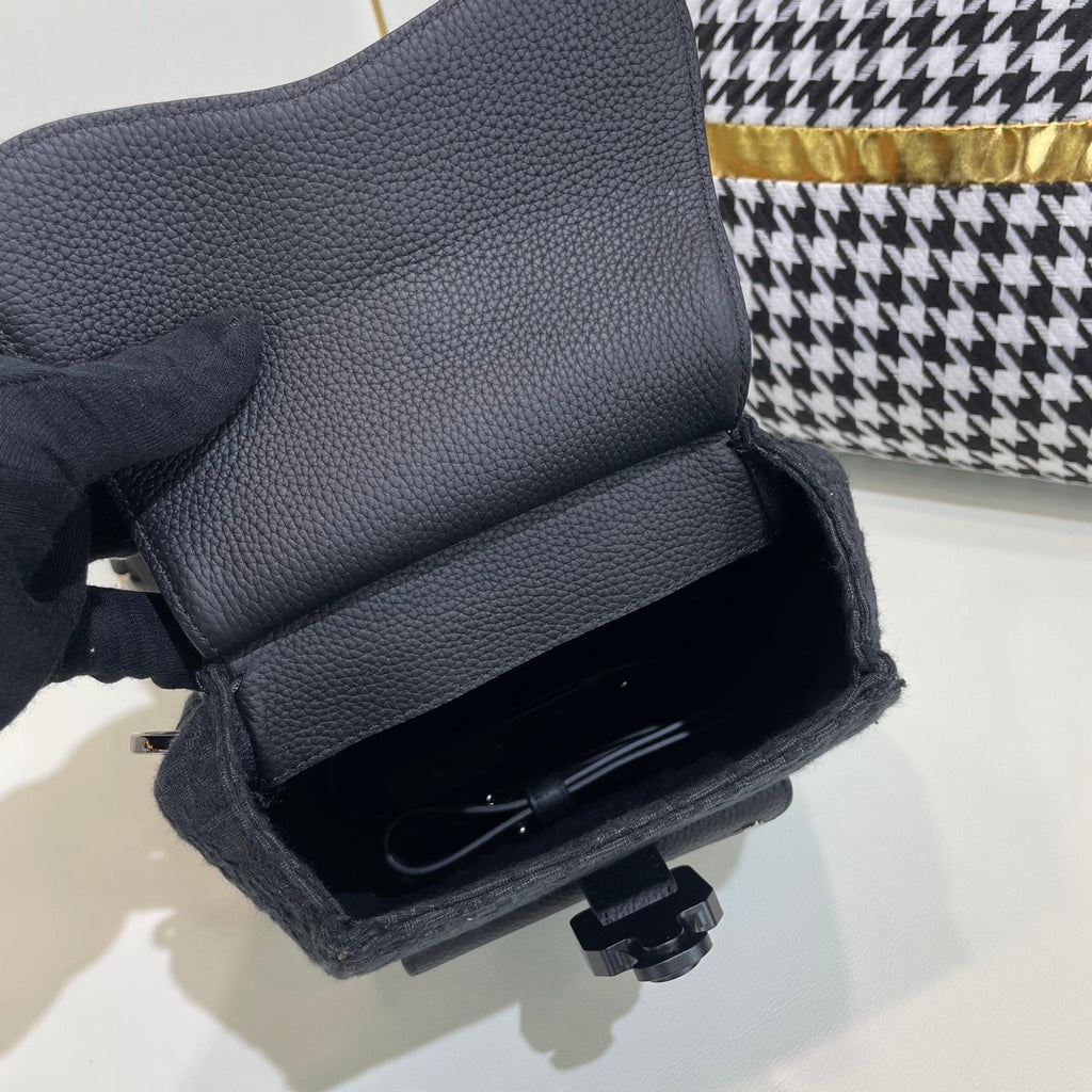 DIOR MESSENGER BAG