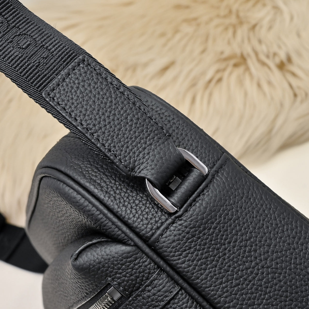 DIOR MESSENGER BAG