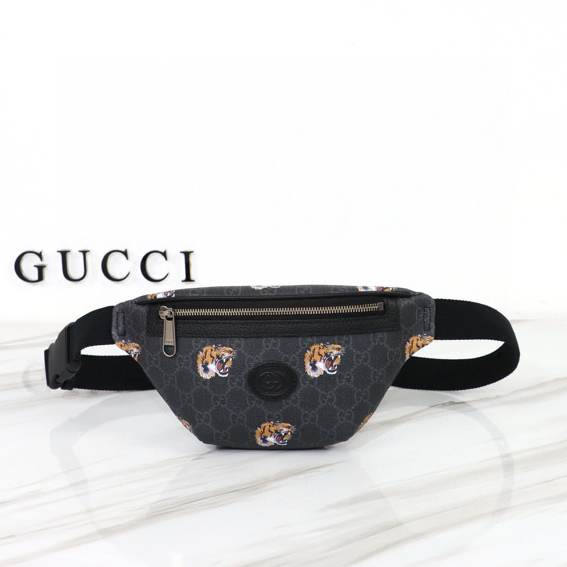 GUCCI MESSENGER BAG