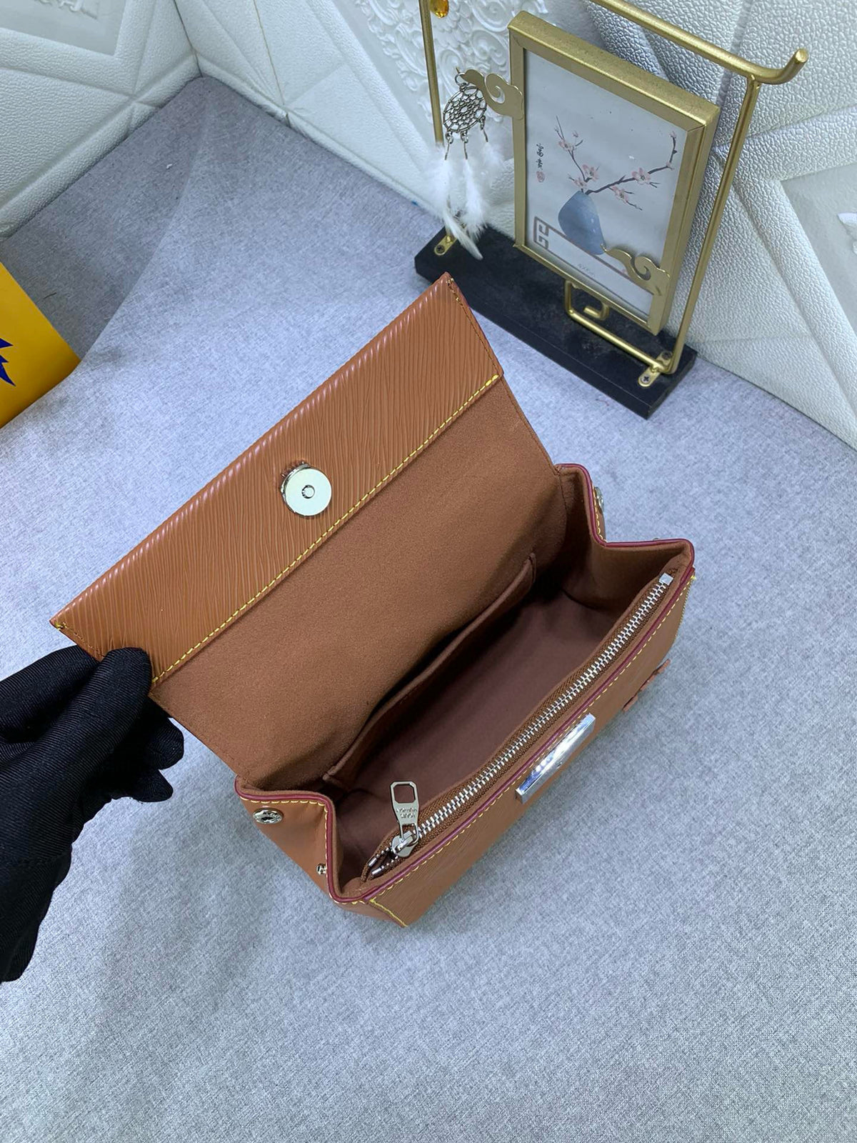 LV WOMENS BAG
