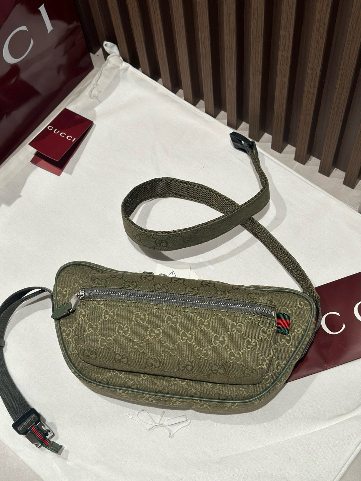 GUCCI MESSENGER BAG