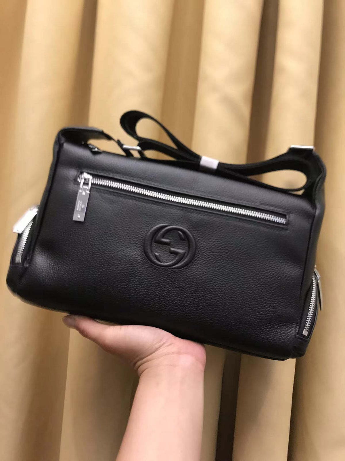 GUCCI MESSENGER BAG