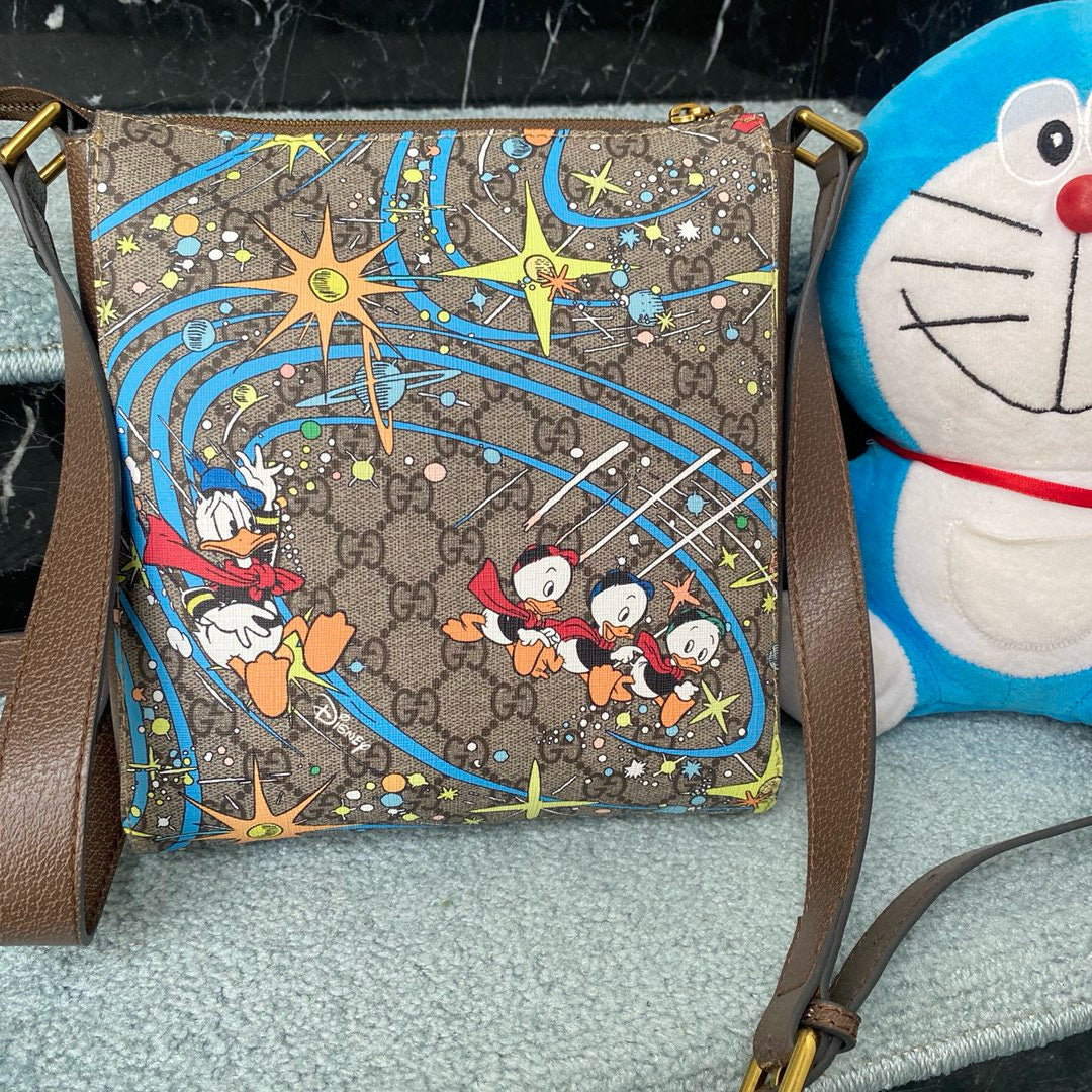 GUCCI MESSENGER BAG