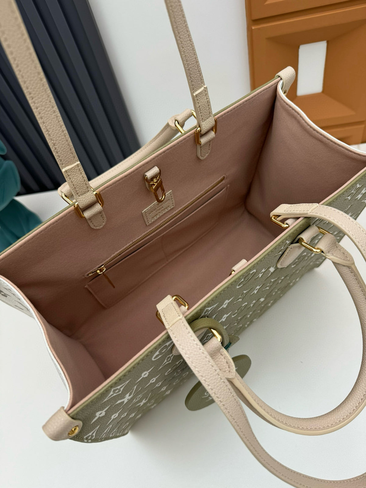 LV WOMENS BAG