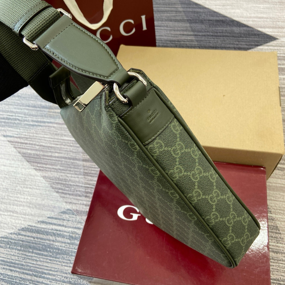 GUCCI MESSENGER BAG