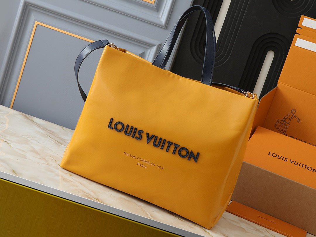 LV WOMENS BAG