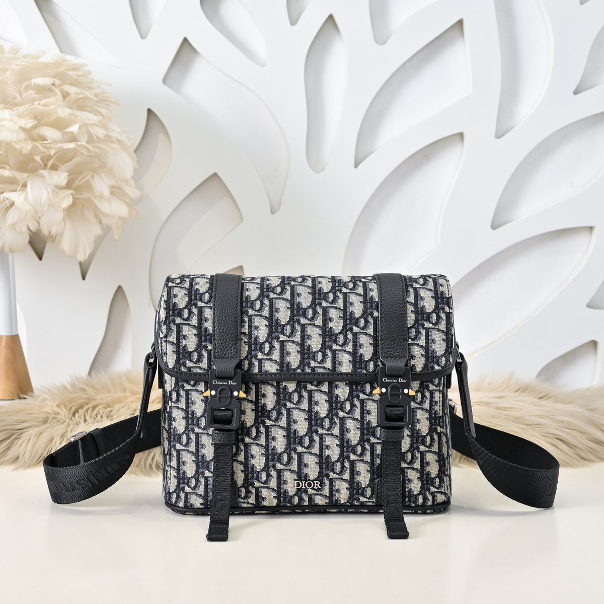 DIOR MESSENGER BAG