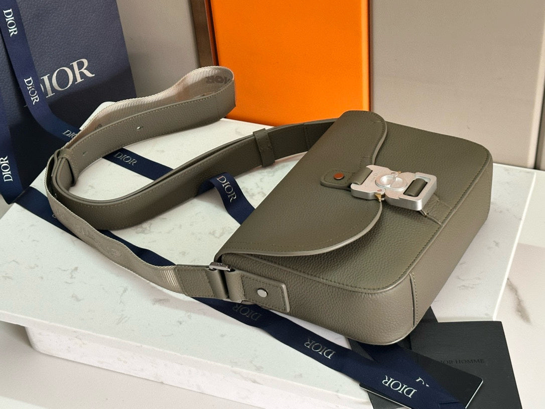 DIOR MESSENGER BAG