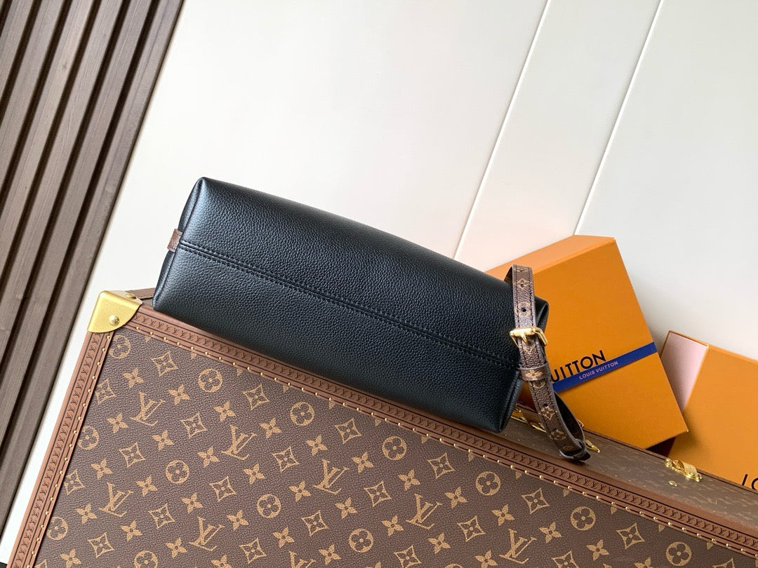 LV WOMENS BAG