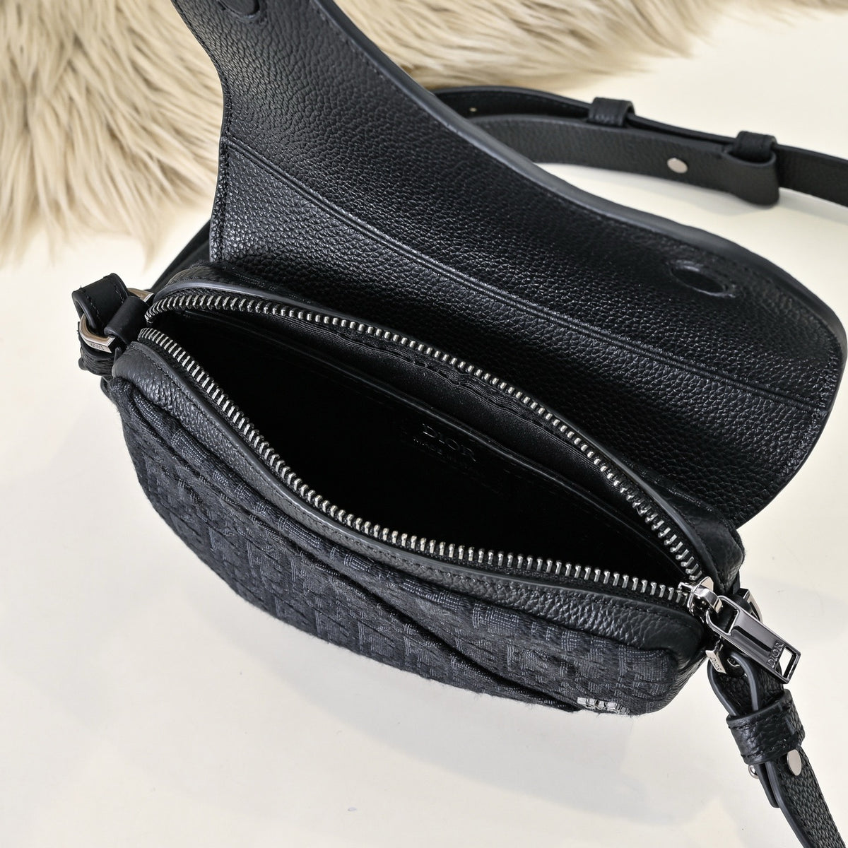 DIOR MESSENGER BAG