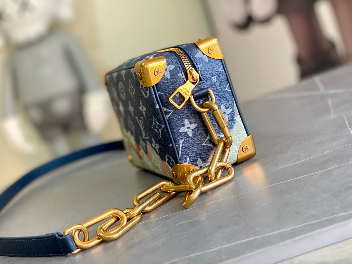 LV MESSENGER BAG