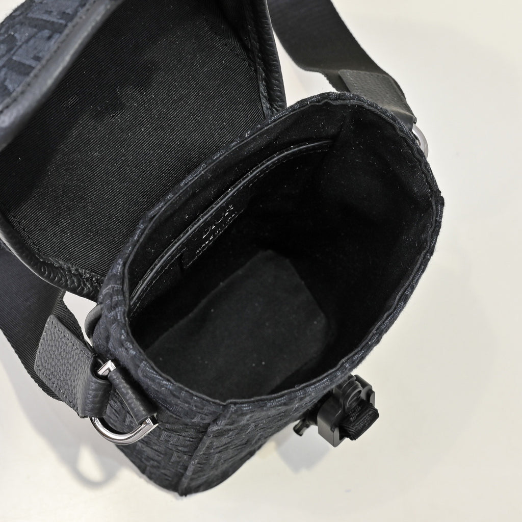 DIOR MESSENGER BAG