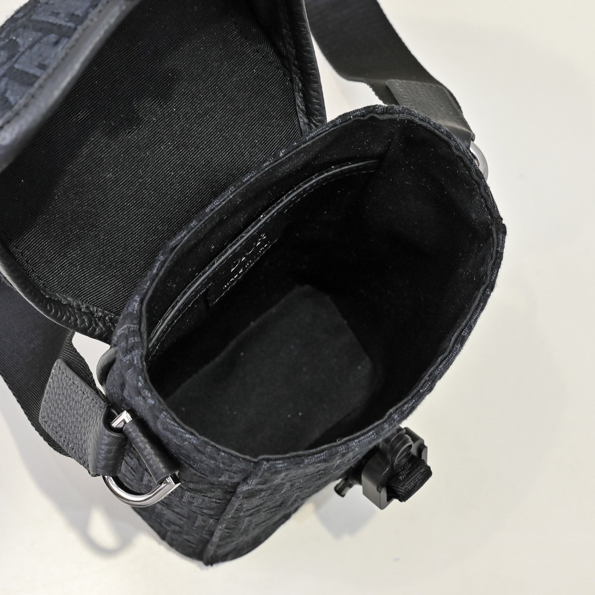 DIOR MESSENGER BAG