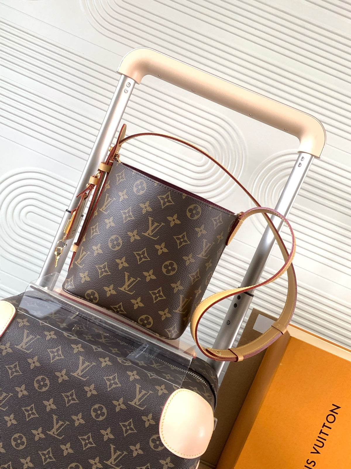 LV WOMENS BAG