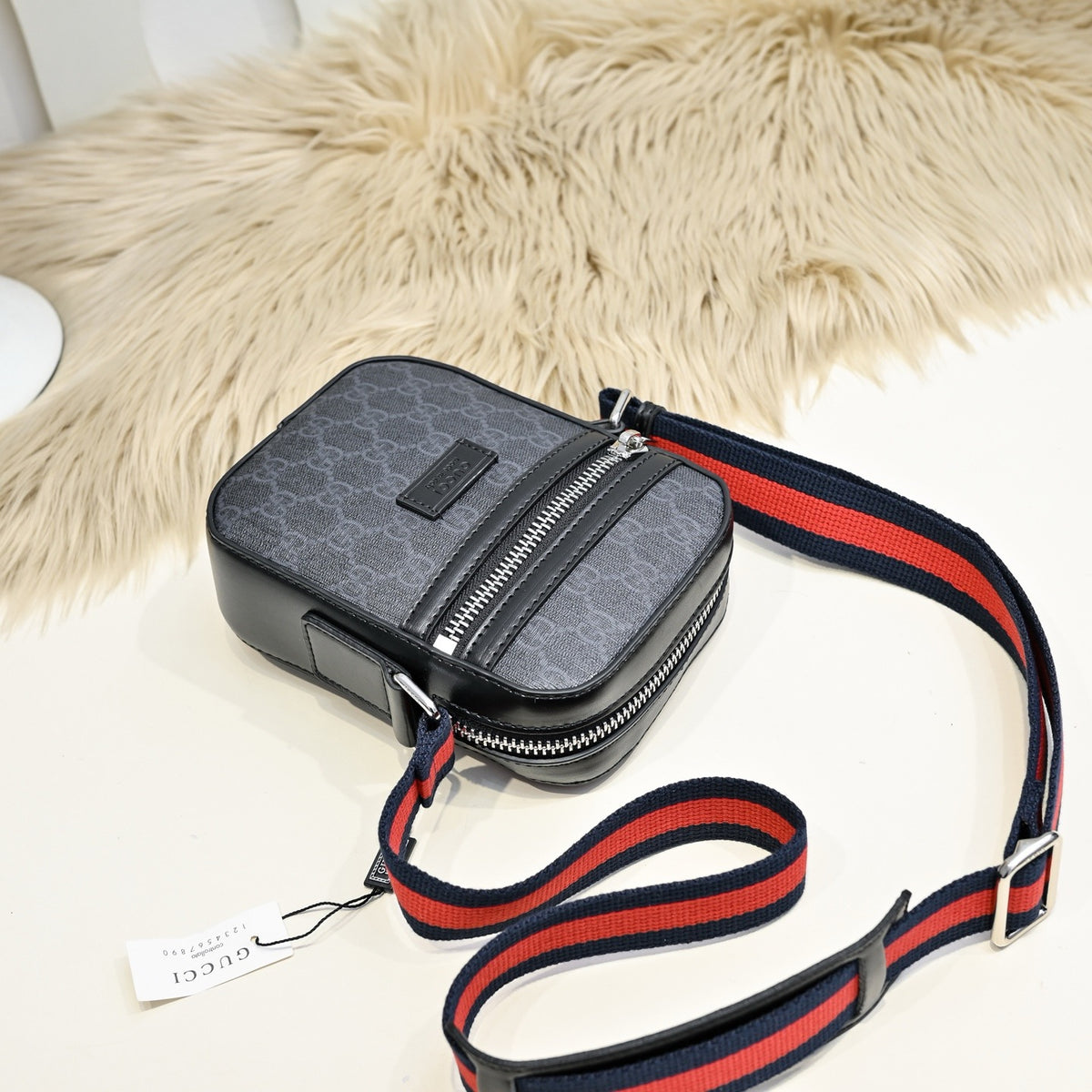 GUCCI MESSENGER BAG