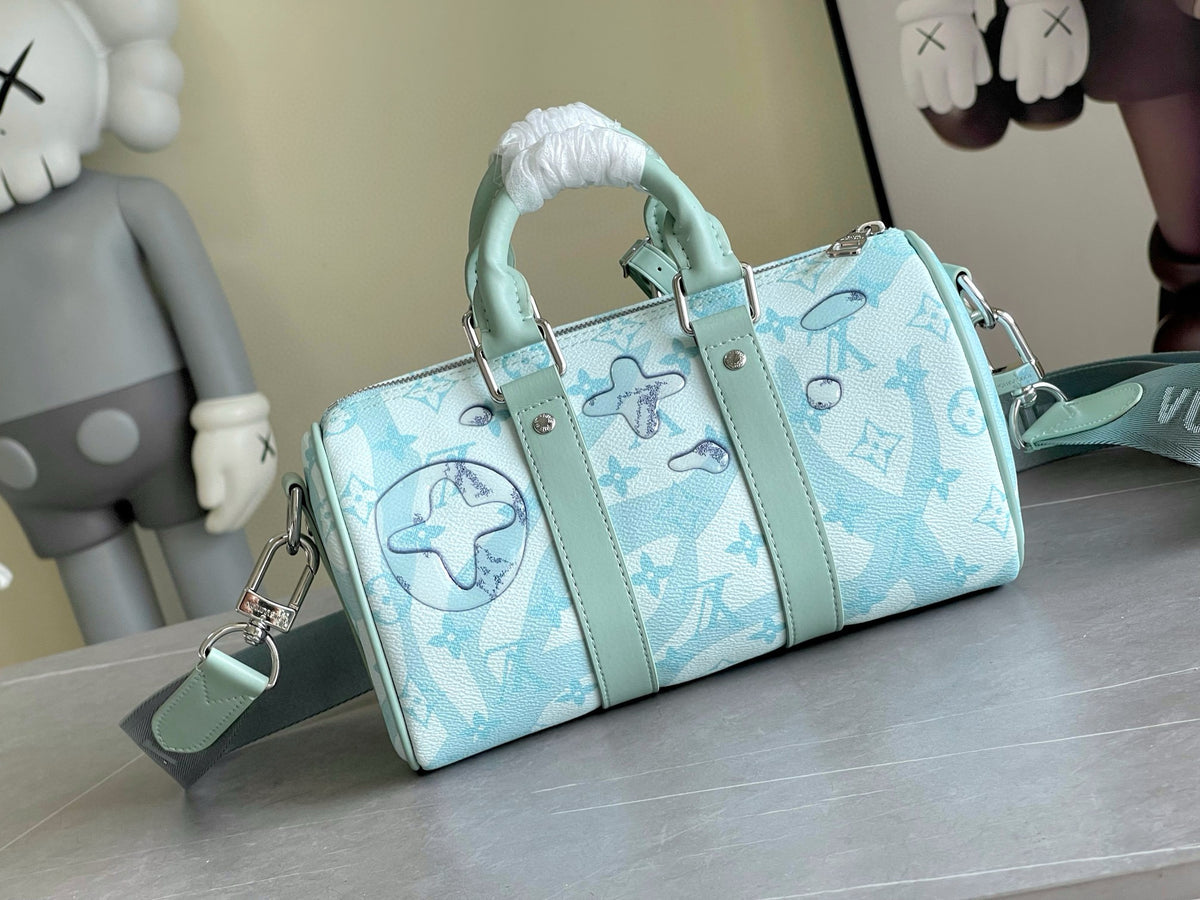 LV MESSENGER BAG