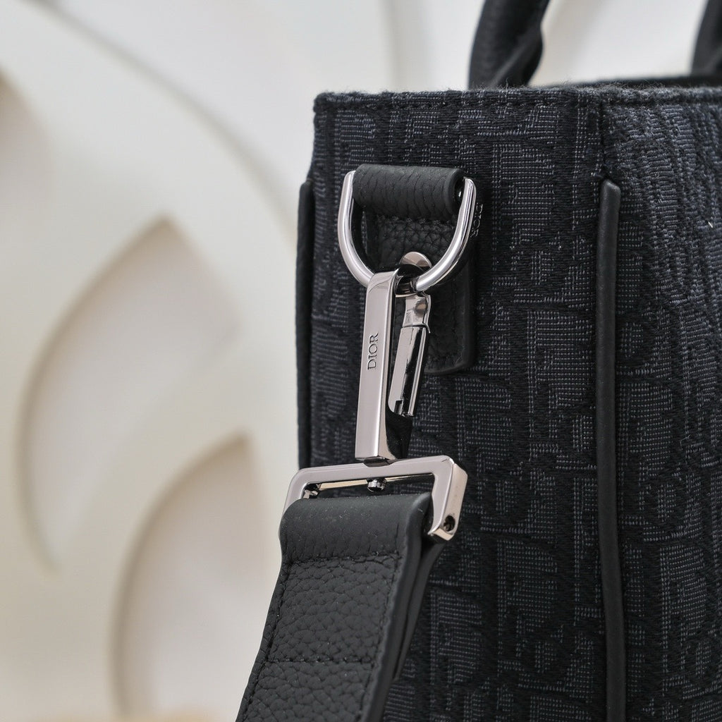 DIOR MESSENGER BAG